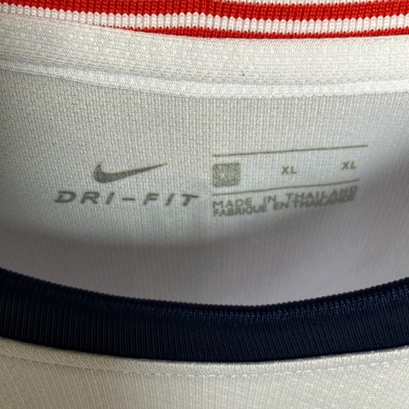 Nike - Picture 12 of 16